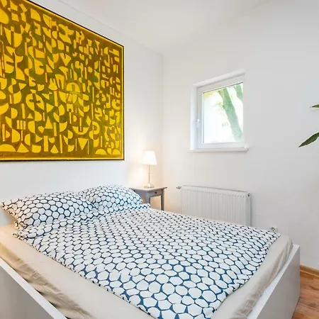 Der Schoene Ernst * Berlin